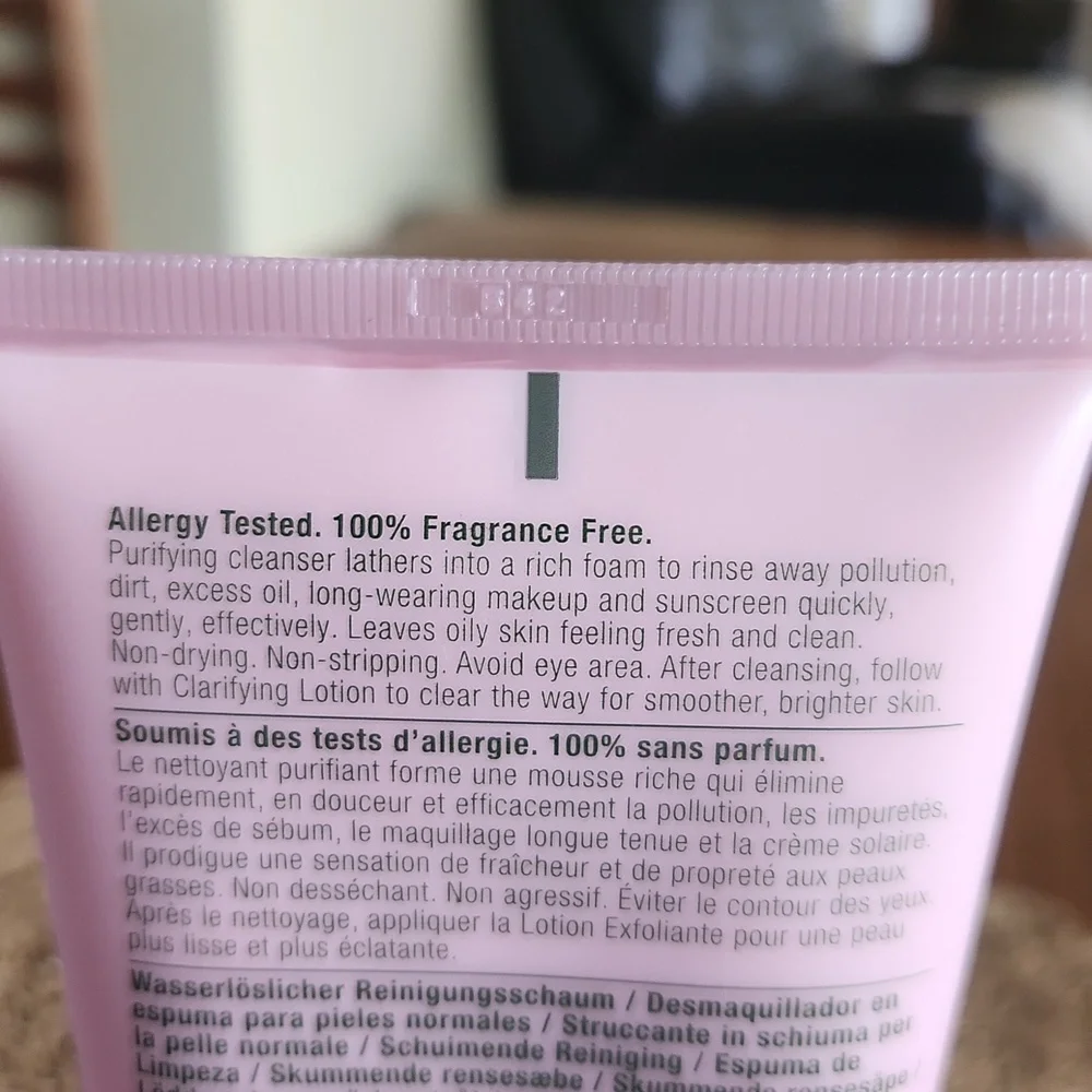 Clinique Pink All About Clean Rinse-Off Foaming Cleanser